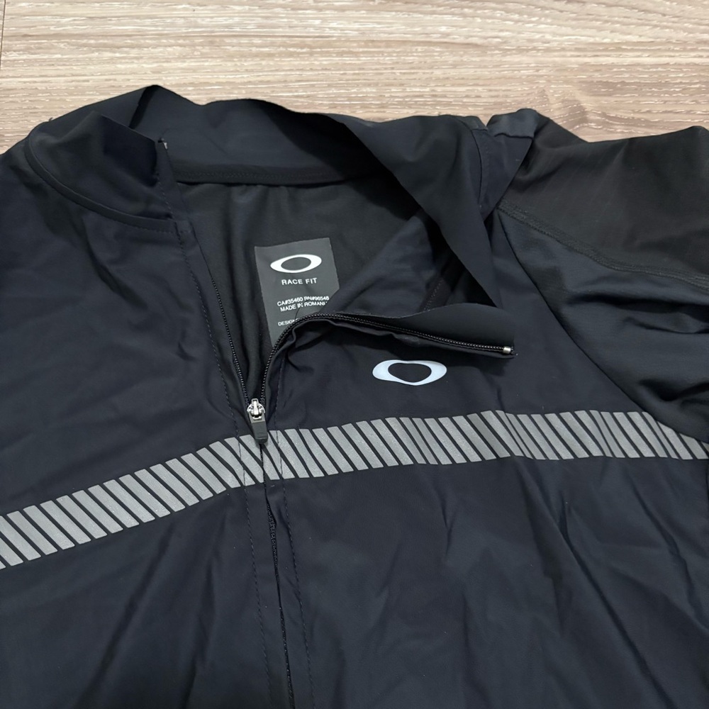 SOLD***Oakley cycling set top and bottom - Picture 3 of 15